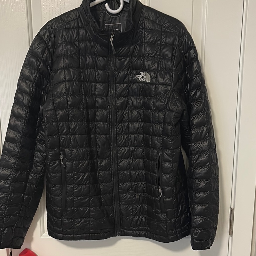 Men’s black insulated The North Face jacket. Size: Medium